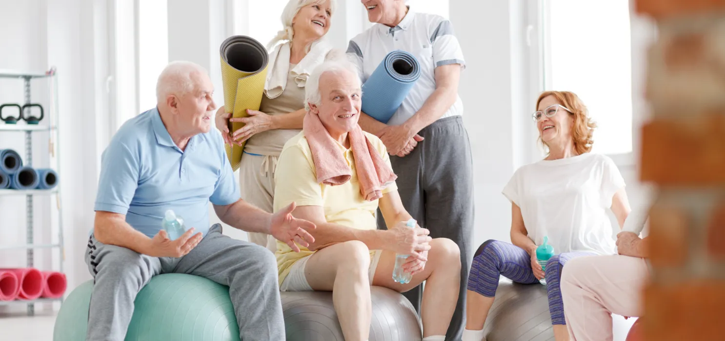 Hockergymnastik-und-Sport-im-alter
